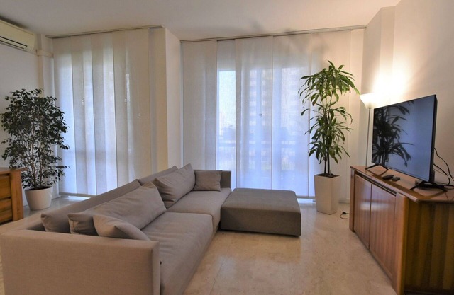 Lovely apartment for 6 people with WIFI, A/C, TV, balcony and parking