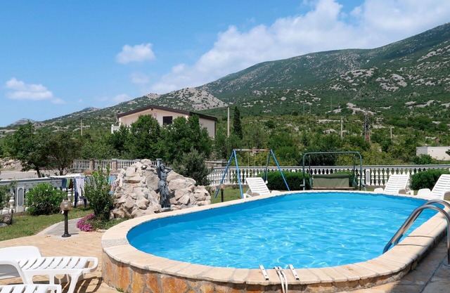 Lovely apartment for 8 people with pool, A/C, WIFI, TV, terrace and parking
