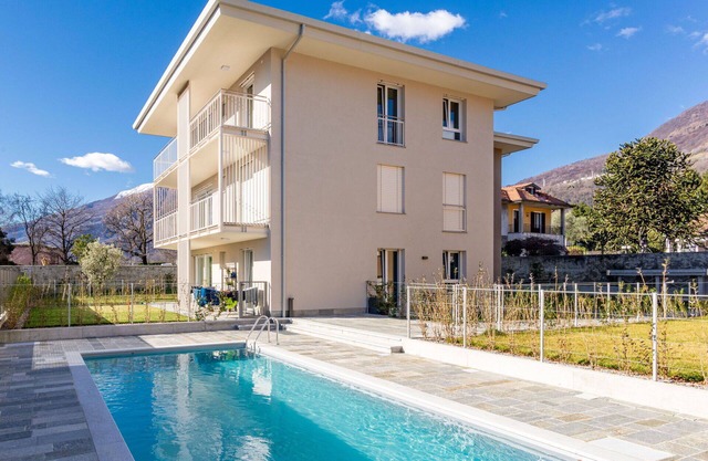 Lovely apartment for 4 guests with A/C, WIFI, pool, TV and balcony