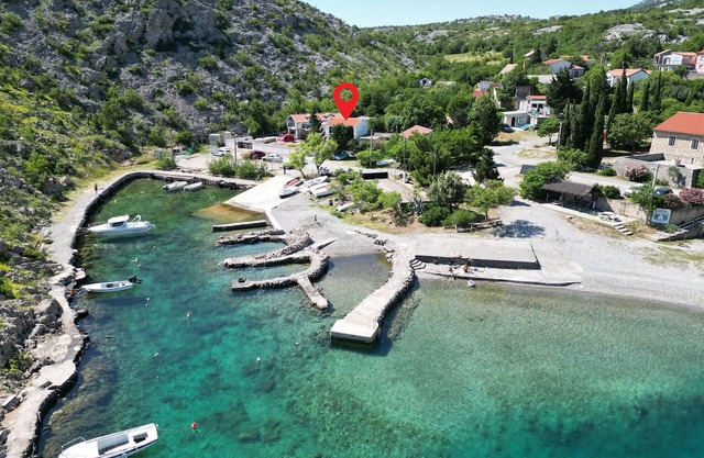 Lovely apartment in Cesarica with WiFi