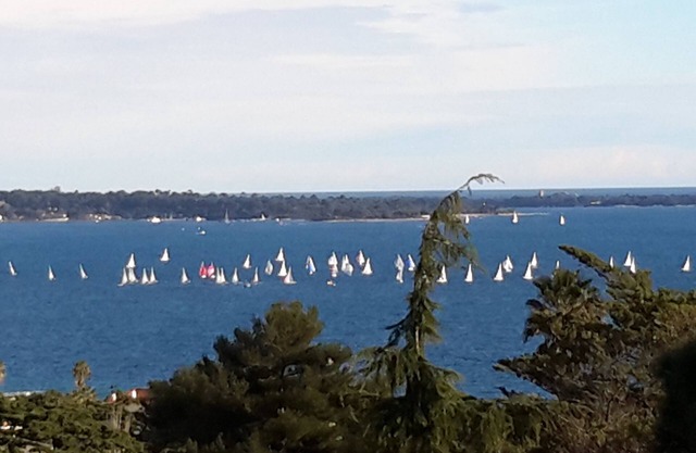 Lovely apartment in Croix des Gardes, bay view, air conditioning, Internet