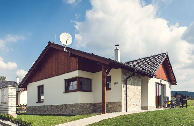 Lovely apartment in villa for 6 guests with WIFI, TV, terrace, pets allowed and parking