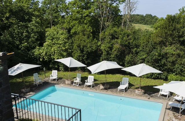 Lovely apartment in villa for 6 people with pool, WIFI, TV, terrace, pets allowed and parking