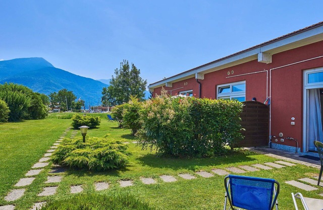 Lovely apartment in villa for 4 guests with A/C, WIFI, TV, patio and pets allowed