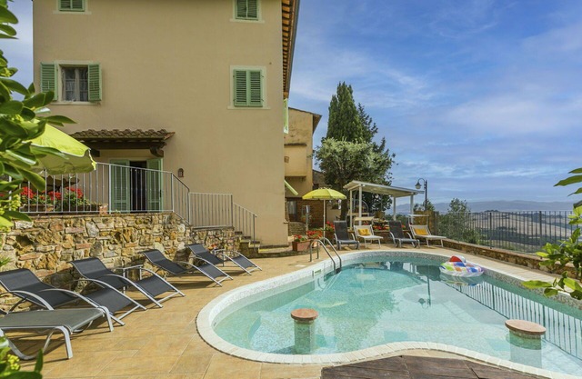 Lovely apartment in villa with A/C, private pool, WIFI, TV, patio, pets allowed, panoramic view