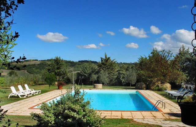 Lovely apartment in villa for 5 guests with WIFI, pool, TV, terrace and panoramic view