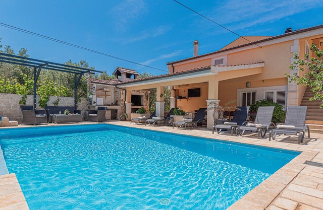 Lovely apartment in Sibenik with sauna