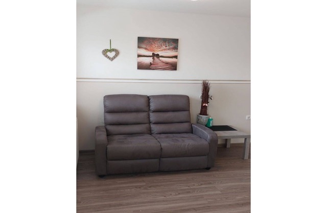 Lovely apartment in villa for 7 people with WIFI, TV, patio, pets allowed and parking