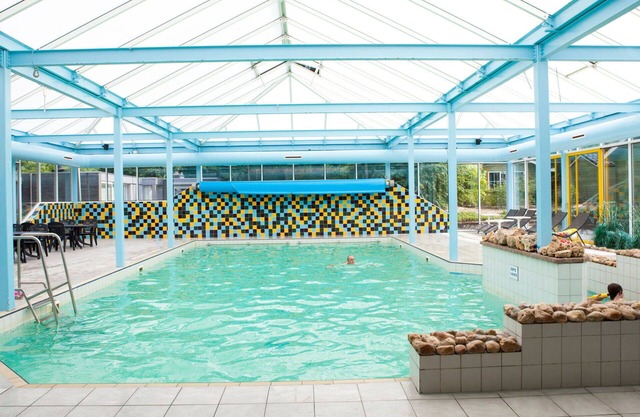 Lovely apartment in villa for 6 guests with WIFI, pool, TV, terrace and parking