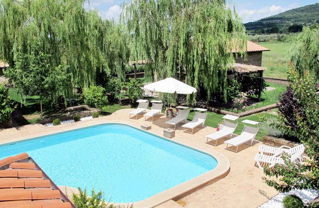 Lovely apartment in villa with pool, WIFI, TV, patio, pets allowed and panoramic view