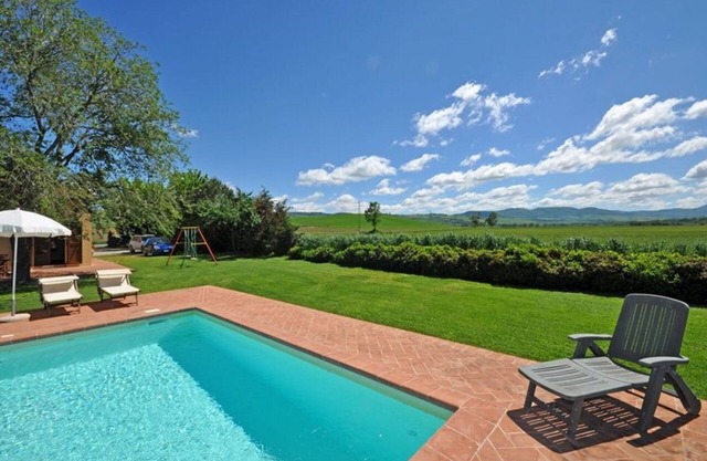 Lovely apartment for 6 guests with WIFI, pool and panoramic view, close to Montepulciano