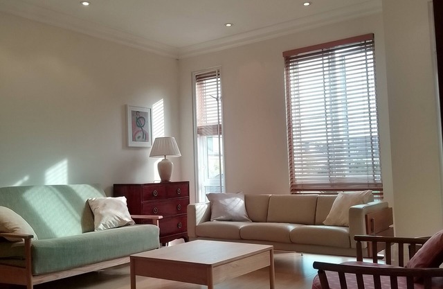 Lovely apartment with underground parking + balcony in Kew, Richmond London