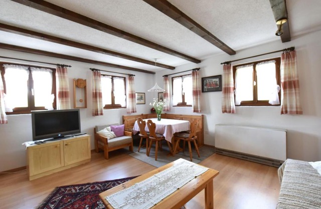 Lovely Apartment with Terrace Balcony Heating Parking