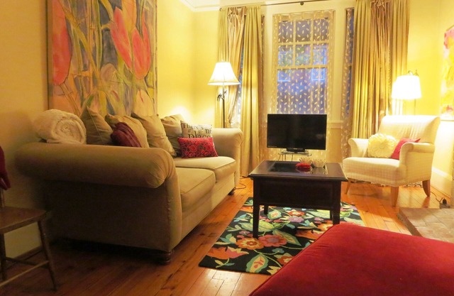 Lovely Artist's Cabbagetown Century Home Downtown with Private Courtyard