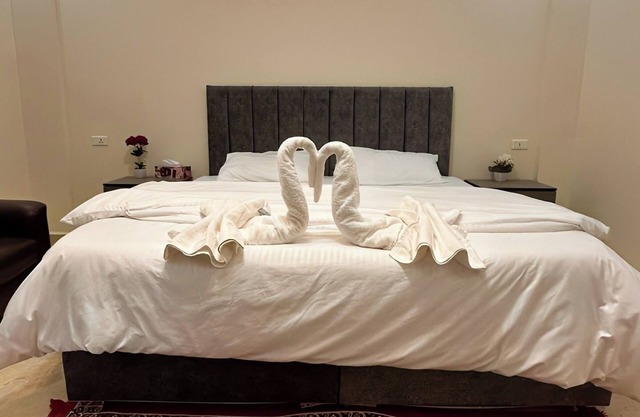Lovely bed & breakfast with AC in Wadi Musa, authentic hospitality, local team