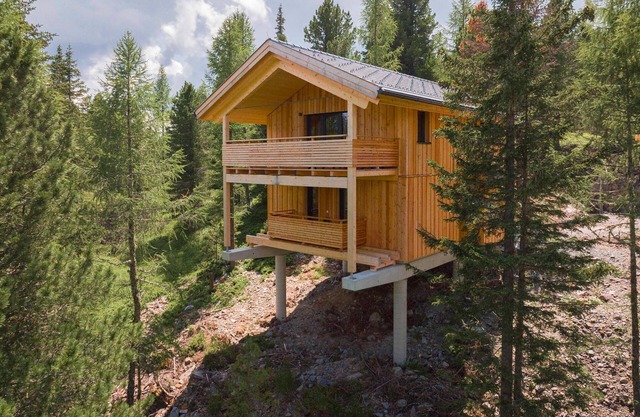 Lovely chalet with hot tub