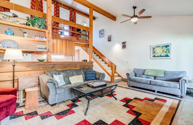 Lovely condo with fireplace, skiing, balcony, full kitchen & washer/dryer