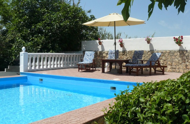 Lovely Cortijo with private pool and garden between Granada and Coast sleeps 4