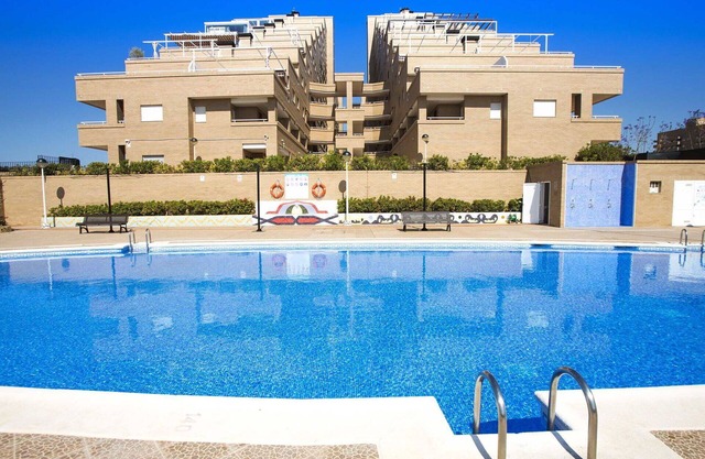 Lovely apartment for 4 people with pool, A/C, TV, terrace and pets allowed