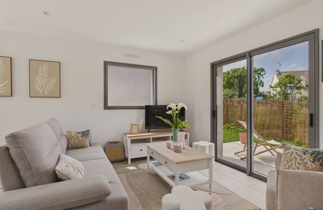 Lovely family home for 8 with garden
