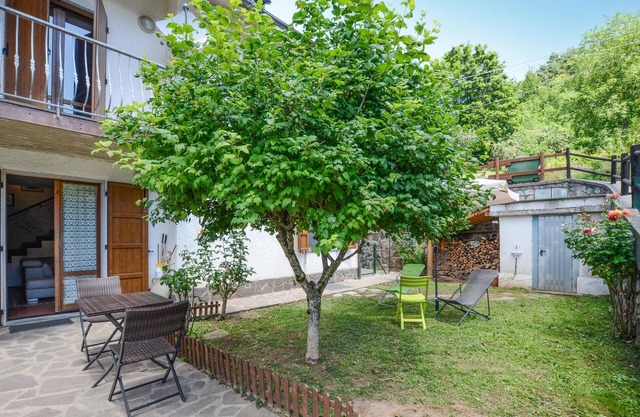 Lovely home in Careggine