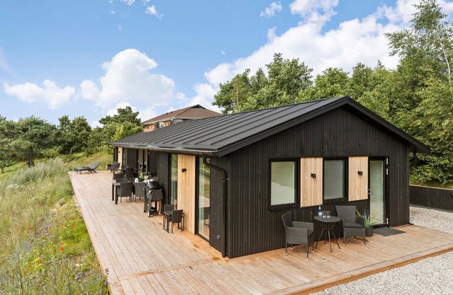 Lovely home in Ebeltoft with WiFi