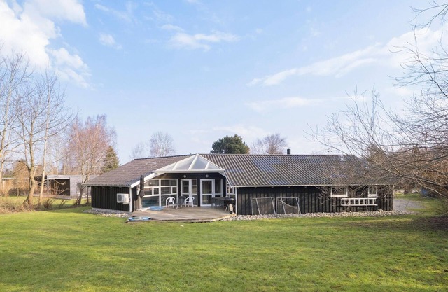 Lovely home in Gilleleje with kitchen