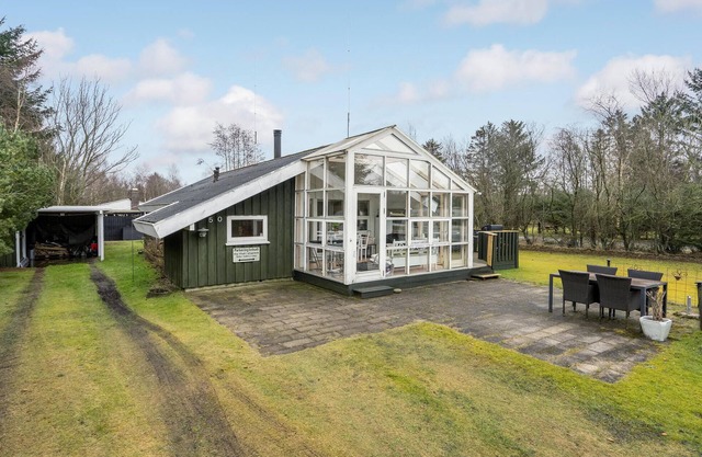 Lovely home in Hals with kitchen
