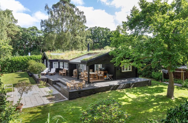 Lovely home in Hornbæk with WiFi