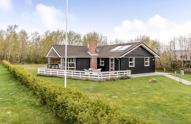 Lovely home in Humble with sauna