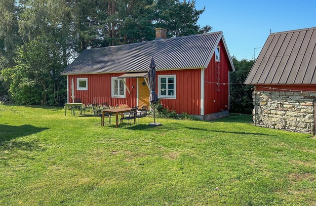 Lovely home in Löttorp with WiFi