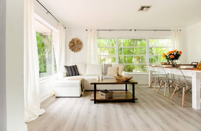 LOVELY HOUSE IN THE HEART OF HALLANDALE BEACH