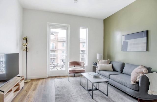 Lovely Koreatown 1BR w/Gym & W/D, walk to Wilshire Blvd, by Blueground
