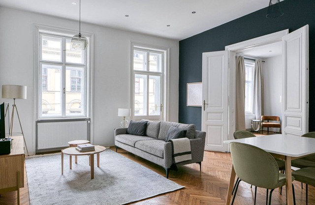 Lovely Landstraße 1BR w/Elevator, walk to U3 + Bahnhof, by Blueground