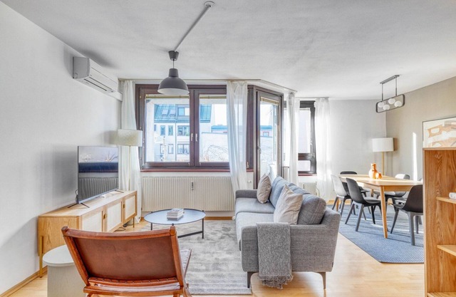 Lovely Meidling 2BR w/Elevator & Balcony nr U6 & Tram 62, by Blueground