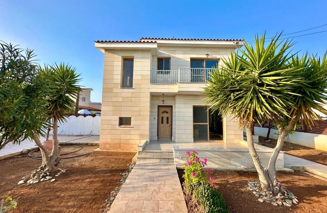 Lovely Pool Villa in Pyla