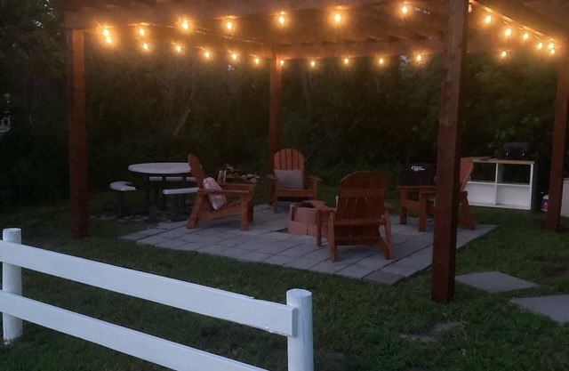 Lovely private cabin located in the country - ask us about family reunions also