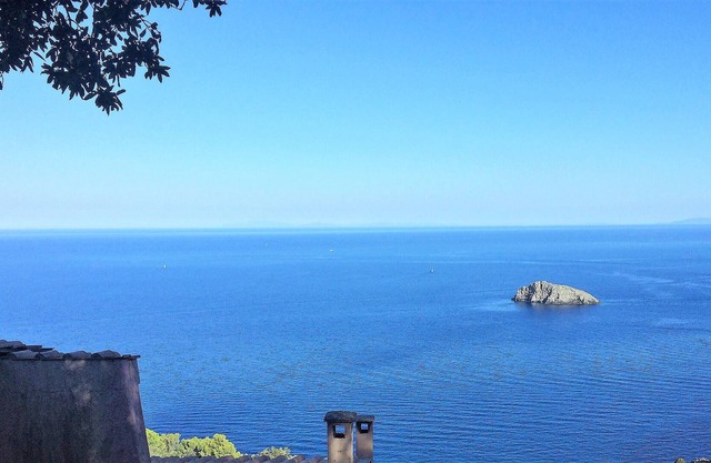 LOVELY SEA VIEW HOUSE