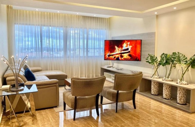 Lovely Sto Dgo Center Apt