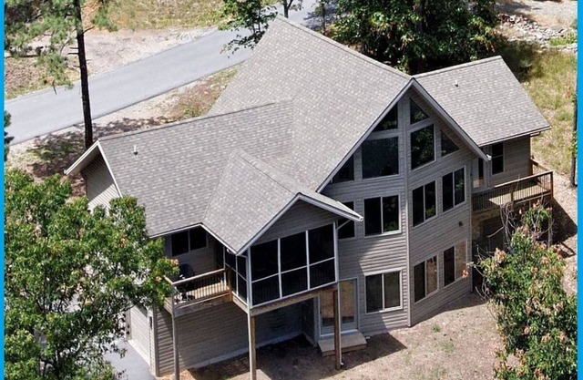 Lovely Views - Top of the Mountain - Foosball & Pool Table - Screened in Porch