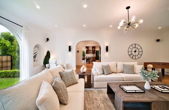 Lovely Villa w/hot tub - 5 min from The Grove