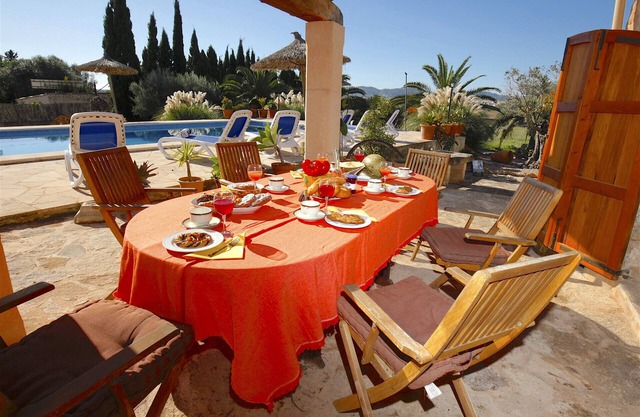 Lovely Villa with swimming pool, BBQ, Wifi, Terrace, Patio, Garden, Fireplace,