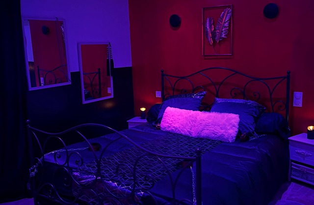 Loveroom Carpentras The forbidden fruit