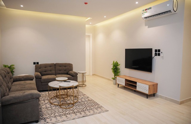 LP45.5 - Sleek 2BR Apartment in Al Arid