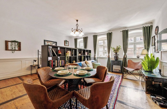 LubuNest2 | Old Town Apartment at the Blooming Baroque