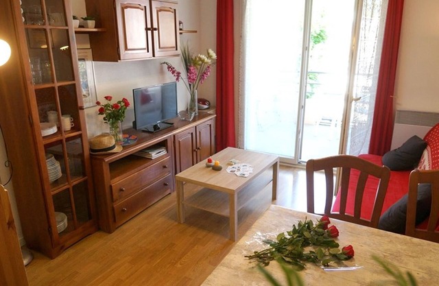 Luchon: Appartement 2 Ch, Grand Balcon, Parking, WiFi, Près Thermes