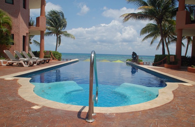 Luna Encantada H2 -Luxury Beachfront 2 Bedroom Condo "LOWEST RATES GUARANTEED!"