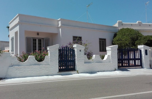 LUNGOMARE LEUCA Cute Mediterranean house 30mt from the sea with views, ac🐾