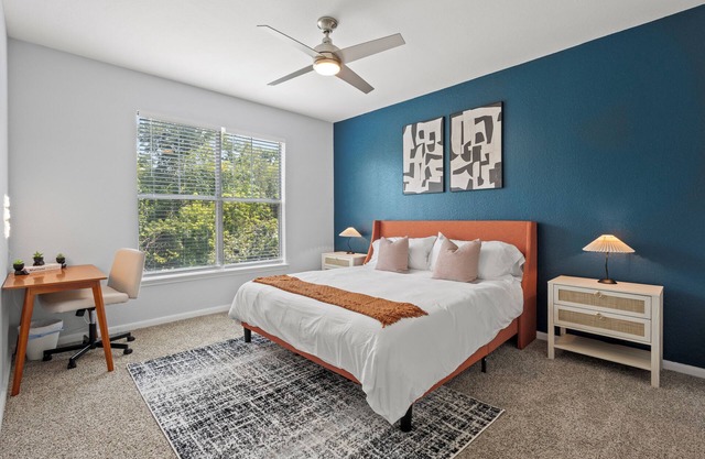 Lux 1BR | Pool, BBQ | Near Medical District & Nightlife | Gated Community