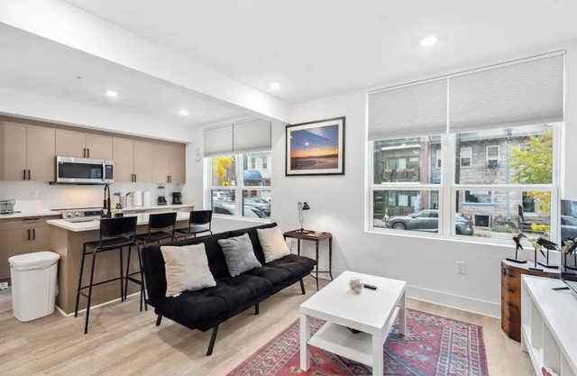 LUX Brookland Retreat | Close to Shops Restaurants